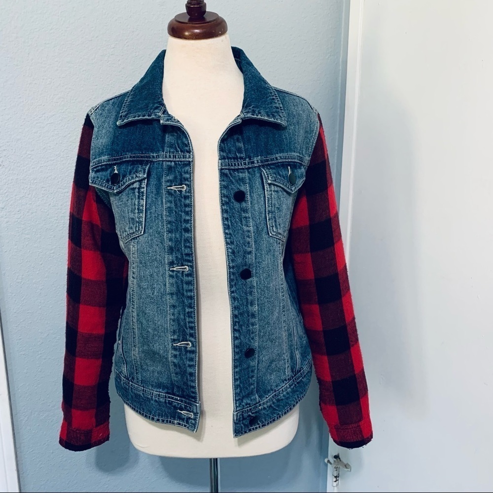 Forever‎ 21 Denim Jacket Size M